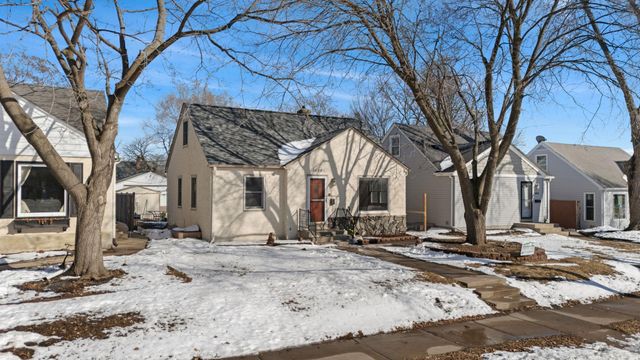 3808 Vera Cruz Avenue N, Robbinsdale, MN 55422