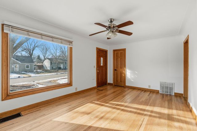 3808 Vera Cruz Avenue N, Robbinsdale, MN 55422