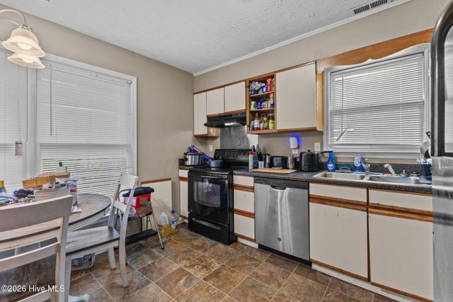 2967 Peacock Street, Hope Mills, NC 28348