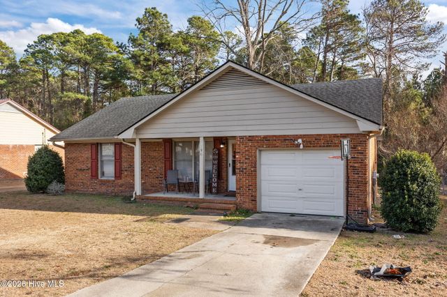 2967 Peacock Street, Hope Mills, NC 28348