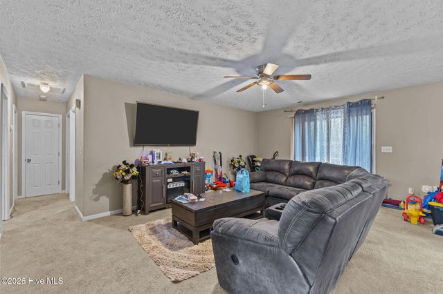 2967 Peacock Street, Hope Mills, NC 28348