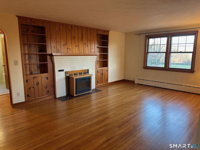 989 North Farms Road, Wallingford, CT 06492