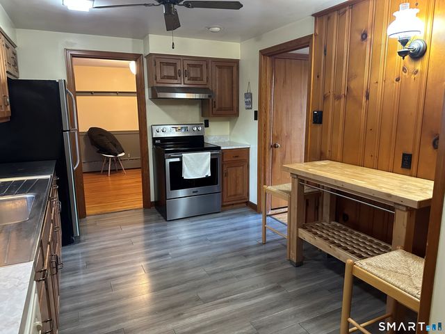 989 North Farms Road, Wallingford, CT 06492