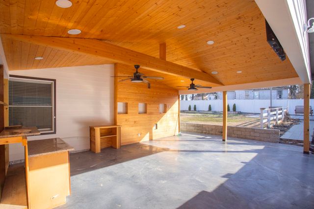 239 E Bledsoe St, Gallatin, TN 37066