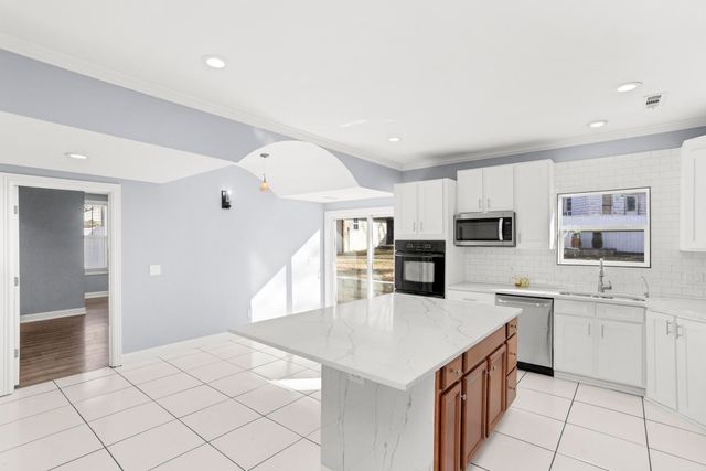 239 E Bledsoe St, Gallatin, TN 37066