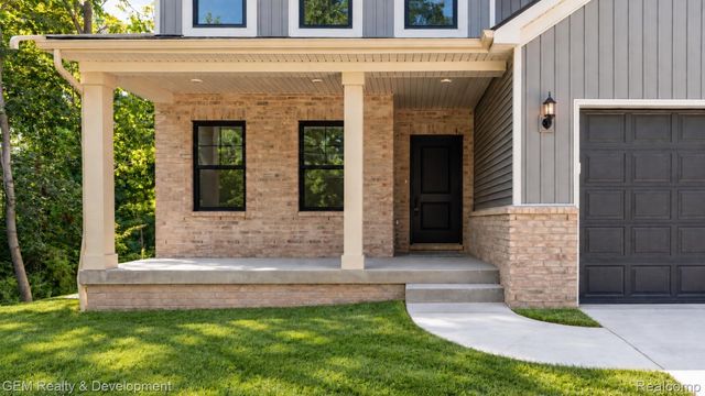 132 River Drive, Milford Village, MI 48381