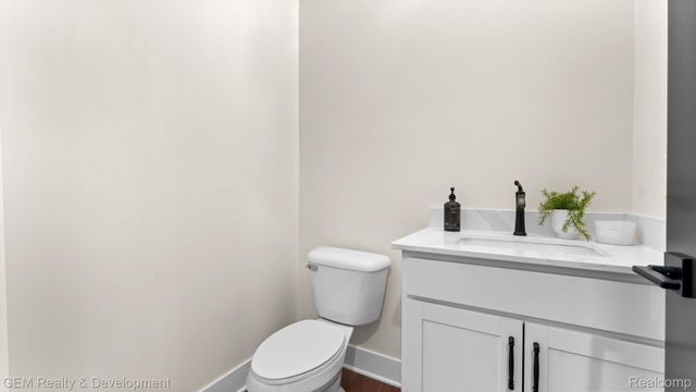 132 River Drive, Milford Village, MI 48381