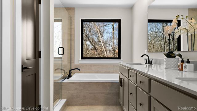 132 River Drive, Milford Village, MI 48381