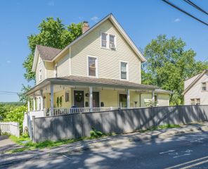 15 Wellsville Avenue, New Milford, CT 06776