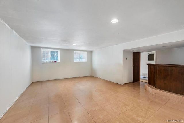 3263 Milburn Avenue, Baldwin Harbor, NY 11510