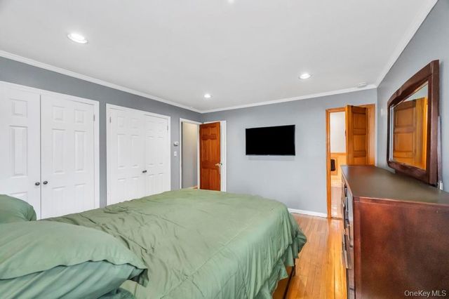 3263 Milburn Avenue, Baldwin Harbor, NY 11510