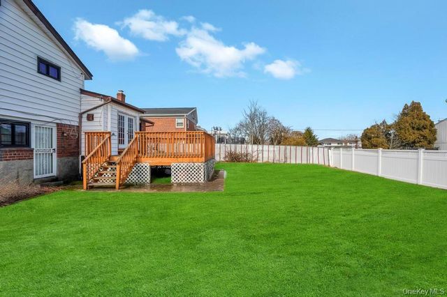 3263 Milburn Avenue, Baldwin Harbor, NY 11510