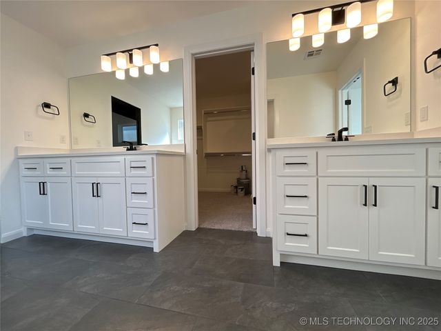 10328 E 132nd Street S, Bixby, OK 74008