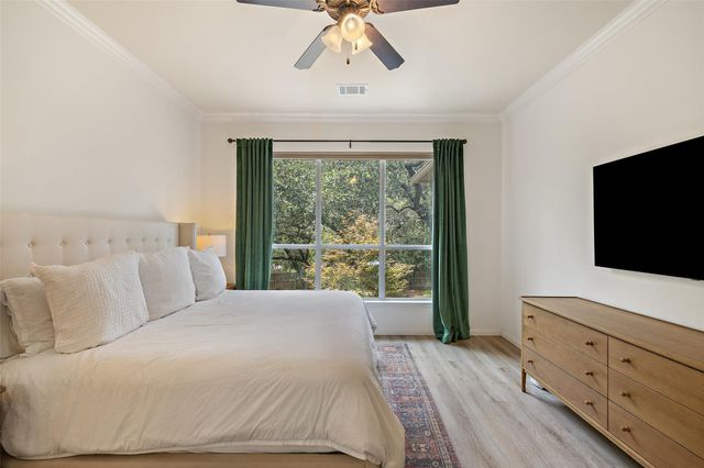 300 Errol DR, Spicewood, TX 78669