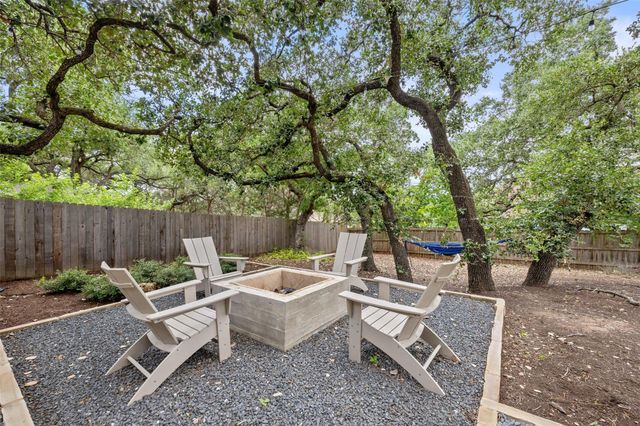 300 Errol DR, Spicewood, TX 78669