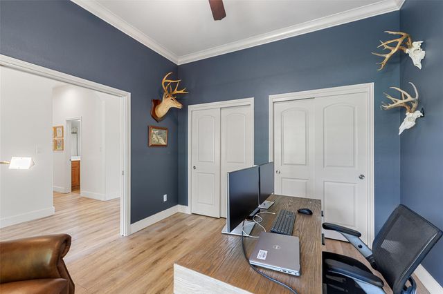 300 Errol DR, Spicewood, TX 78669