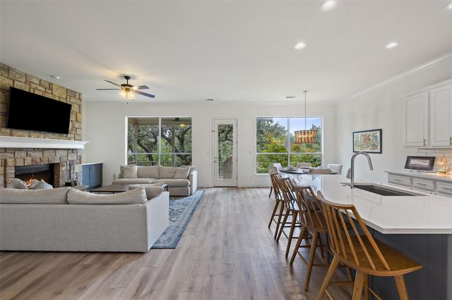 300 Errol DR, Spicewood, TX 78669