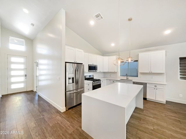 1005 E WELDON Avenue, Phoenix, AZ 85014