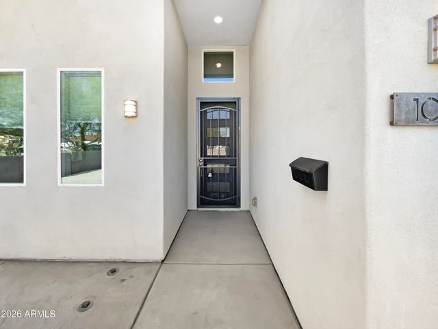 1005 E WELDON Avenue, Phoenix, AZ 85014