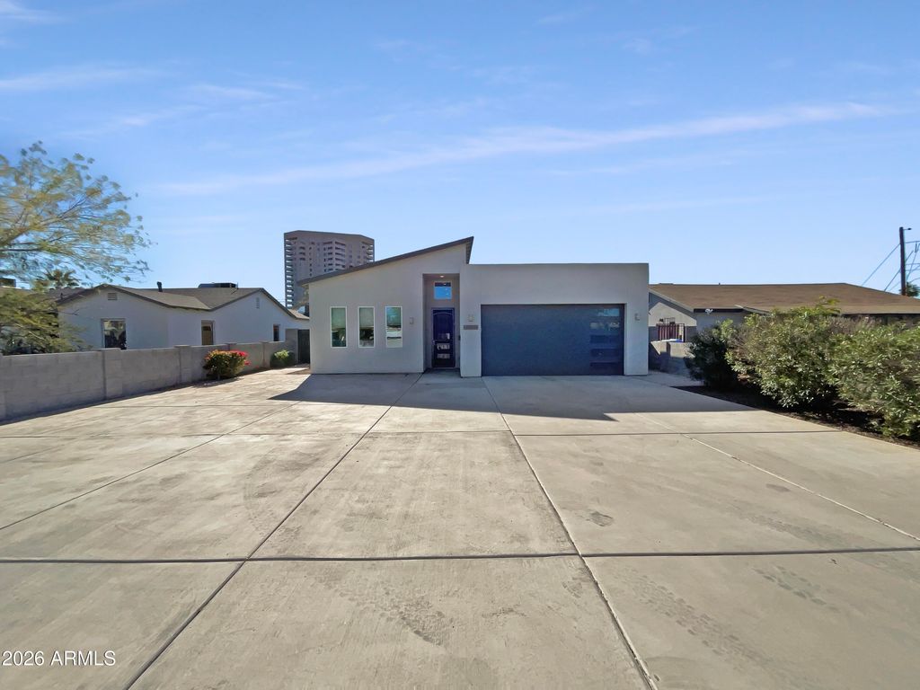 1005 E WELDON Avenue, Phoenix, AZ 85014