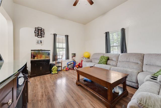 204 New York Avenue, Fort Worth, TX 76104