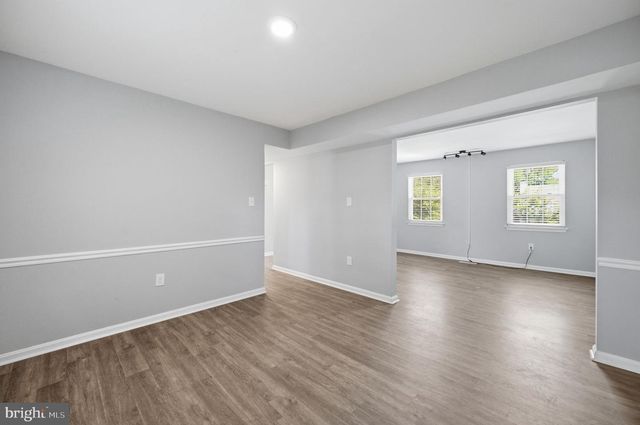 6079 PONHILL DR, Woodbridge, VA 22193