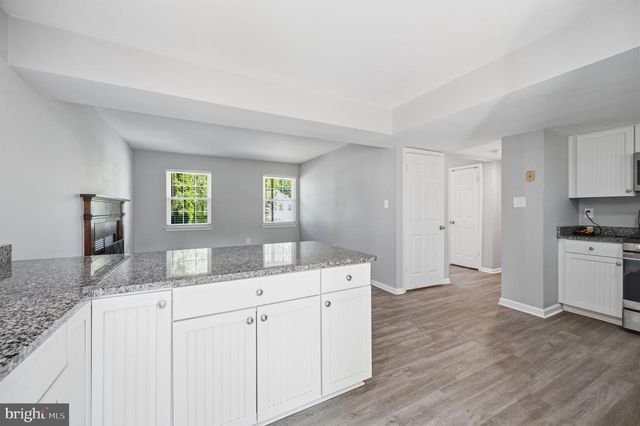 6079 PONHILL DR, Woodbridge, VA 22193