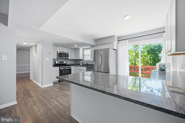 6079 PONHILL DR, Woodbridge, VA 22193