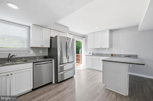 6079 PONHILL DR, Woodbridge, VA 22193