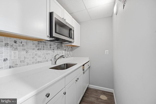 6079 PONHILL DR, Woodbridge, VA 22193