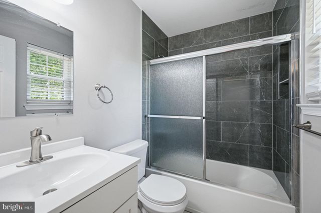 6079 PONHILL DR, Woodbridge, VA 22193