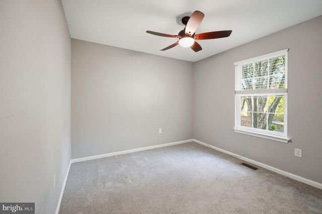 6079 PONHILL DR, Woodbridge, VA 22193