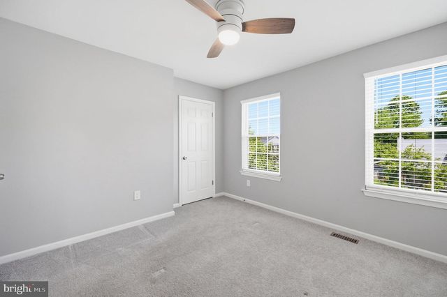 6079 PONHILL DR, Woodbridge, VA 22193
