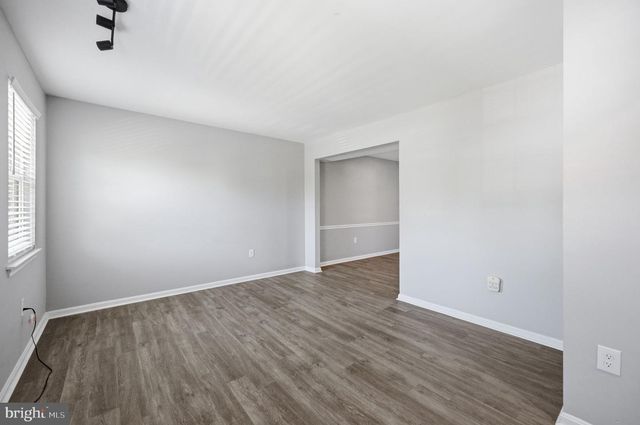 6079 PONHILL DR, Woodbridge, VA 22193