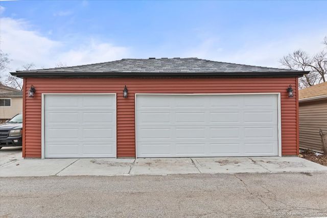 12531 S Honore Street, Calumet Park, IL 60827