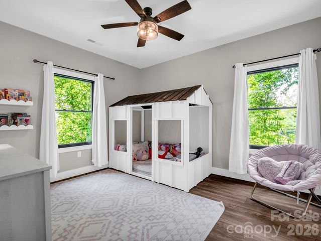 5717 Turnpike Road, Horse Shoe, NC 28742