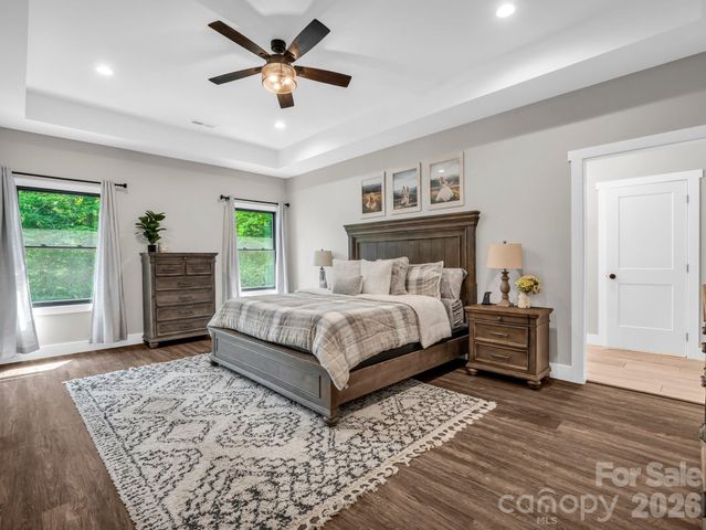 5717 Turnpike Road, Horse Shoe, NC 28742