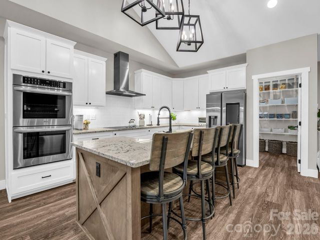 5717 Turnpike Road, Horse Shoe, NC 28742
