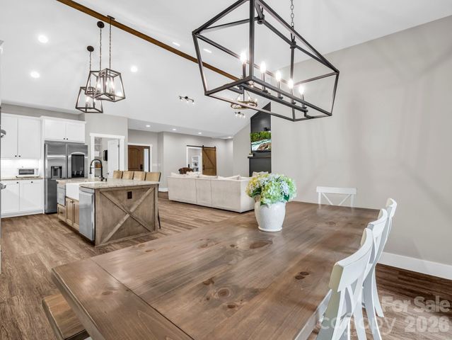 5717 Turnpike Road, Horse Shoe, NC 28742