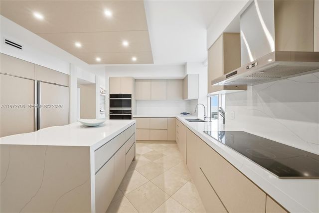5801 Collins Avenue 700, Miami Beach, FL 33140