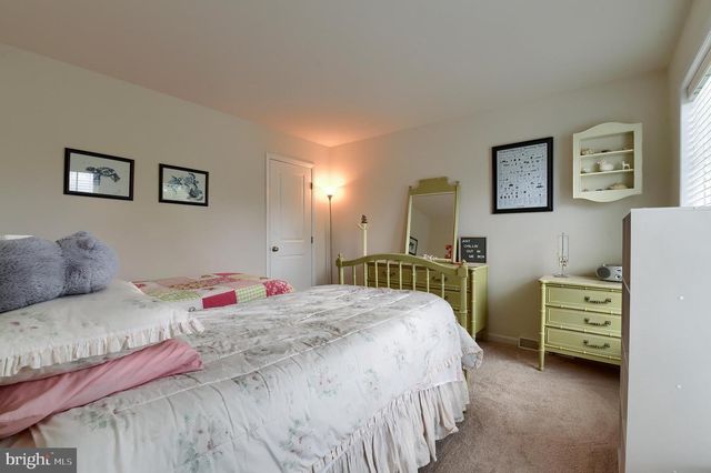 3265 LONGVIEW RD, Mechanicsburg, PA 17055