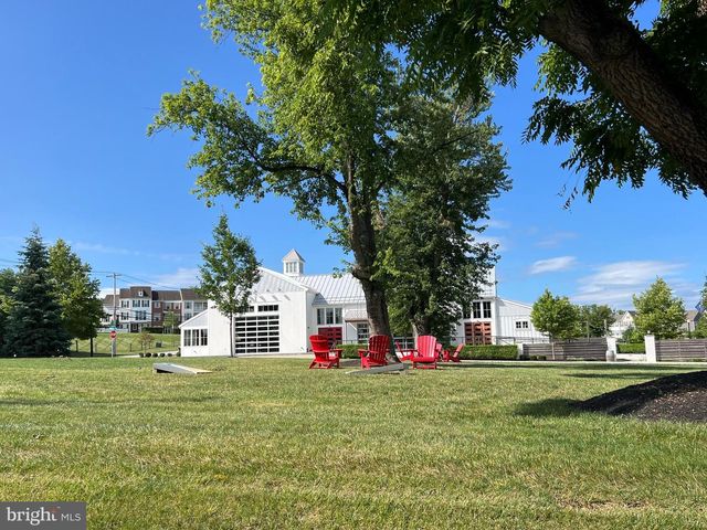 3265 LONGVIEW RD, Mechanicsburg, PA 17055