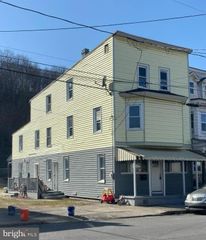 432 S SHAMOKIN STREET, Shamokin, PA 17872