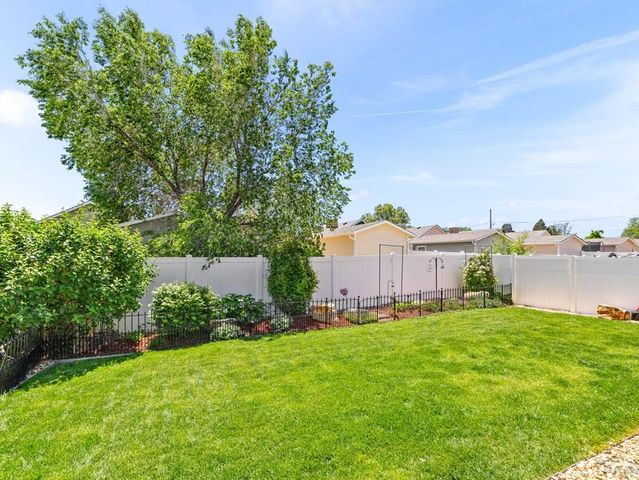 2004 ONeal Pl, Pueblo, CO 81004