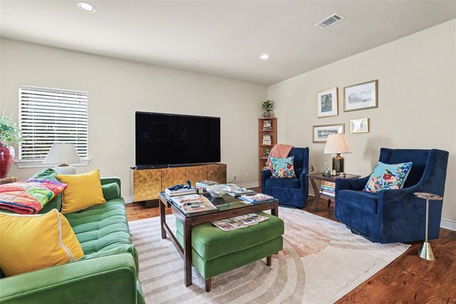 4704 Milburn LN A, Austin, TX 78702