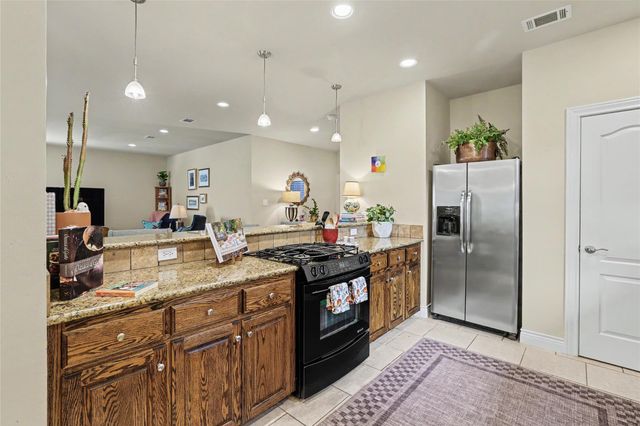4704 Milburn LN A, Austin, TX 78702