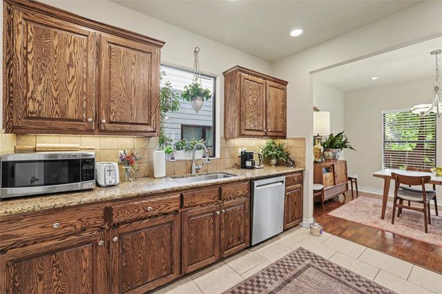 4704 Milburn LN A, Austin, TX 78702