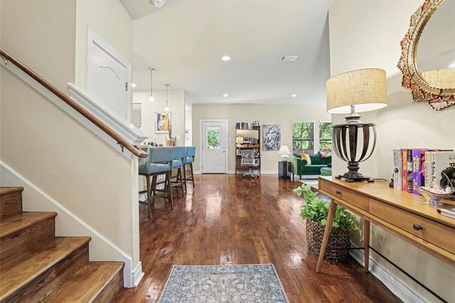 4704 Milburn LN A, Austin, TX 78702