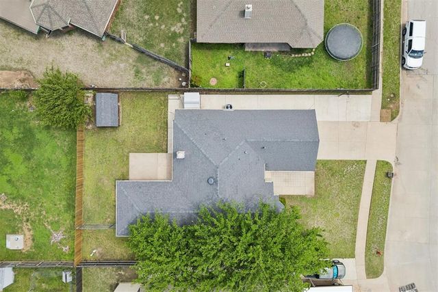 805 SE 35th Street, Moore, OK 73160