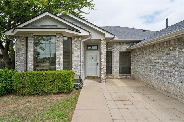 805 SE 35th Street, Moore, OK 73160